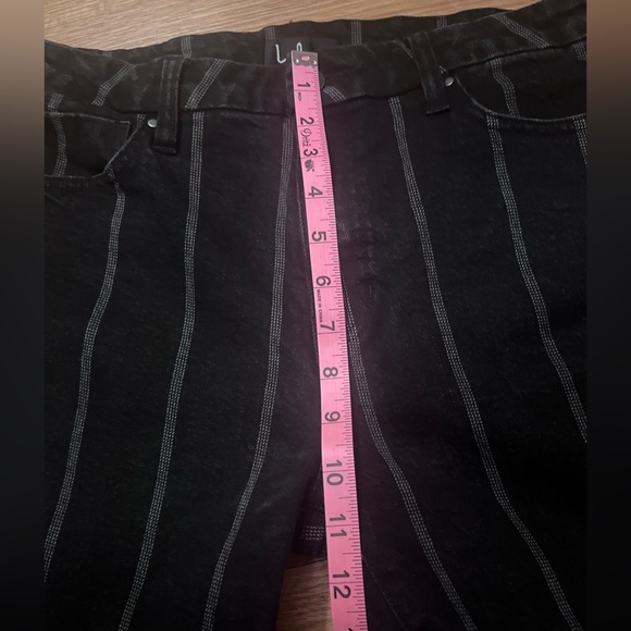 Lulus black cropped pinstriped jeans / 30” / medium / 8 - Picture 5 of 10